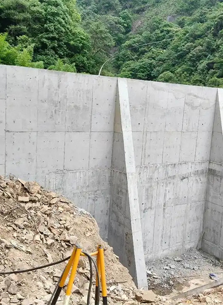 扬州广陵区重力式挡土墙